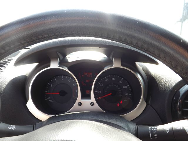 2011 Nissan Juke AWD 4dr V8