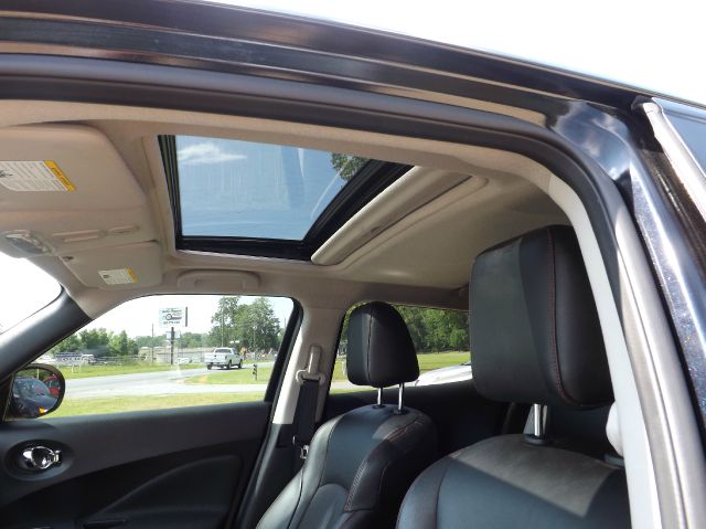 2011 Nissan Juke AWD 4dr V8