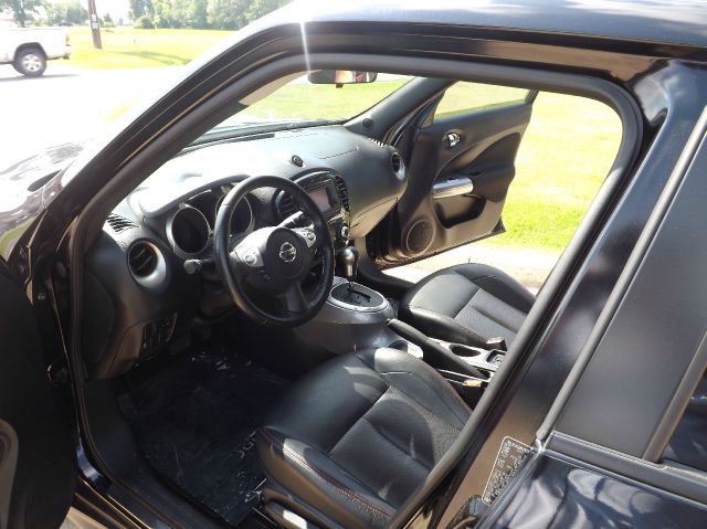 2011 Nissan Juke AWD 4dr V8