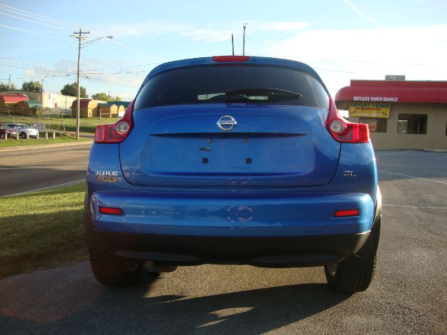 2011 Nissan Juke AWD 4dr V8