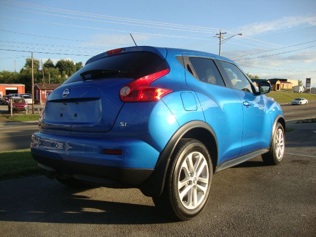 2011 Nissan Juke AWD 4dr V8