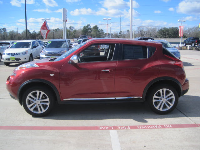 2011 Nissan Juke 4dr Sdn LE Auto (SE) Sedan