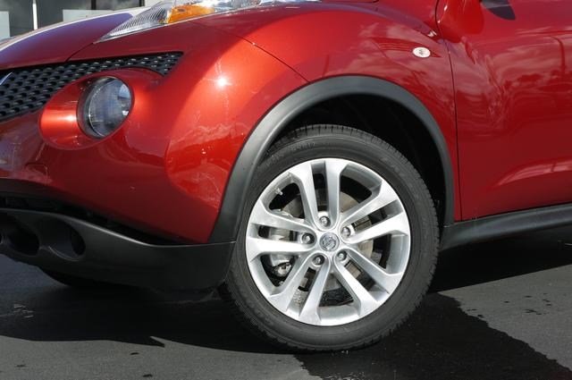 2011 Nissan Juke 4dr Sdn LE Auto (SE) Sedan