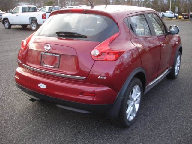 2011 Nissan Juke 4dr Sdn LE Auto (SE) Sedan