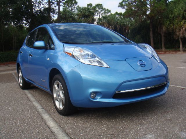 2011 Nissan LEAF LS S