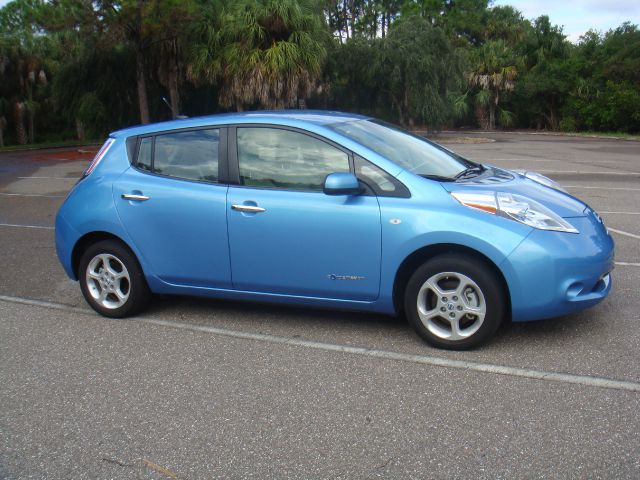 2011 Nissan LEAF LS S