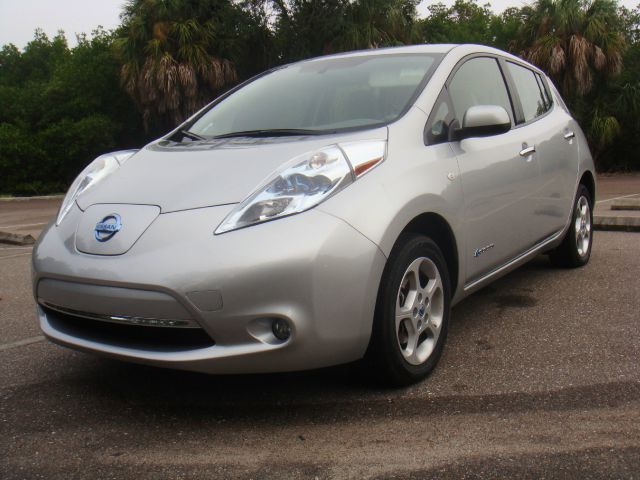 2011 Nissan LEAF LS S