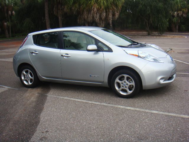 2011 Nissan LEAF LS S