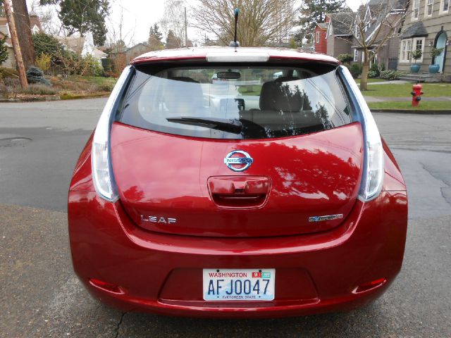2011 Nissan LEAF LS S