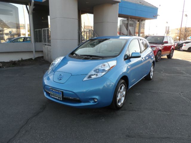 2011 Nissan LEAF LS S