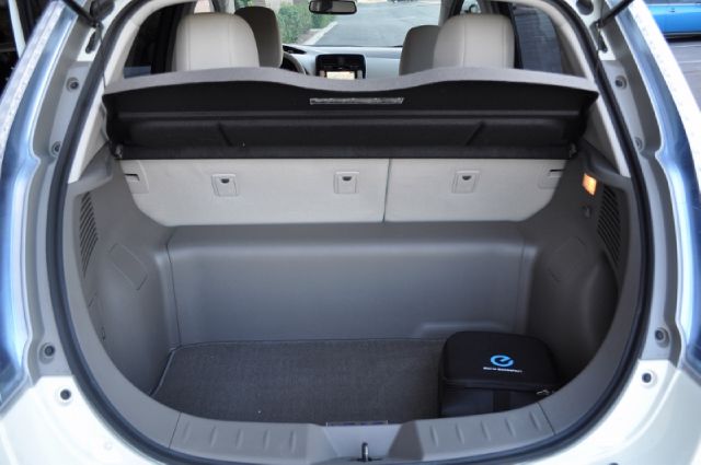 2011 Nissan LEAF LS S