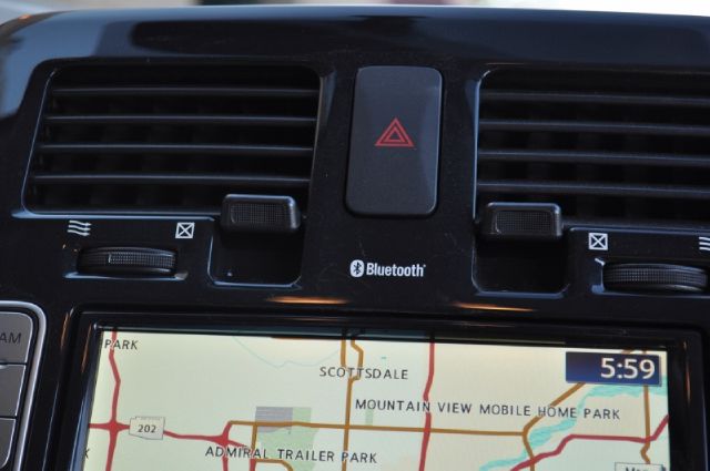 2011 Nissan LEAF LS S