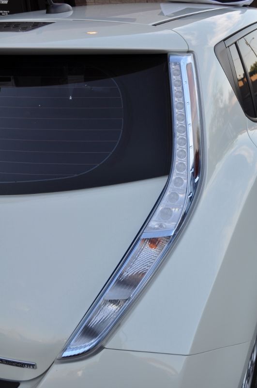 2011 Nissan LEAF LS S