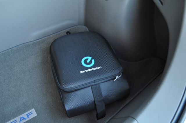 2011 Nissan LEAF LS S