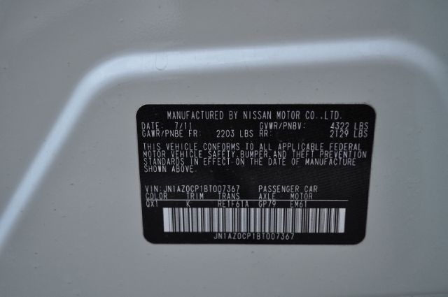 2011 Nissan LEAF LS S