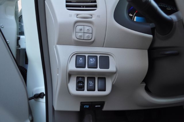 2011 Nissan LEAF LS S