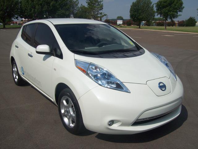 2011 Nissan LEAF LS S