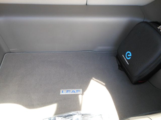 2012 Nissan LEAF LS S