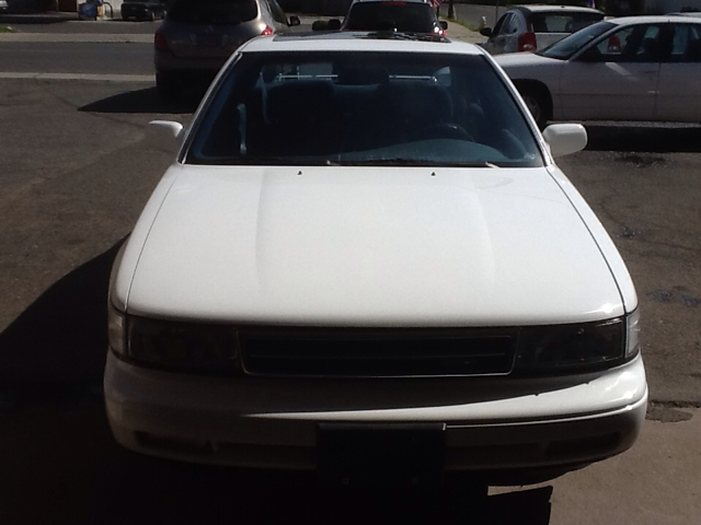 1990 Nissan Maxima SE