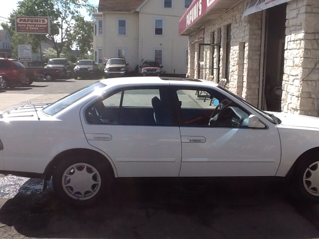 1990 Nissan Maxima SE