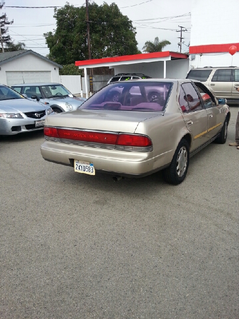 1991 Nissan Maxima SE