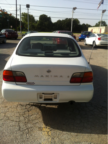 1995 Nissan Maxima SE