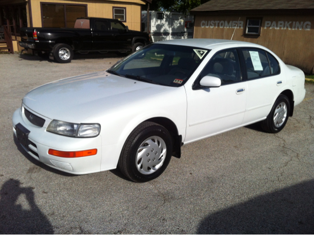1995 Nissan Maxima SE