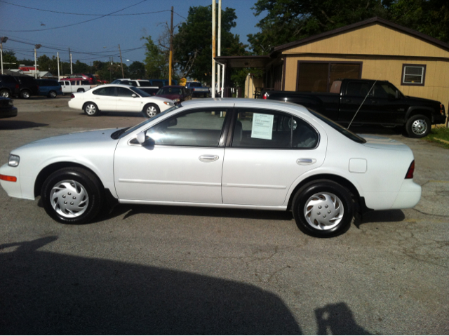1995 Nissan Maxima SE