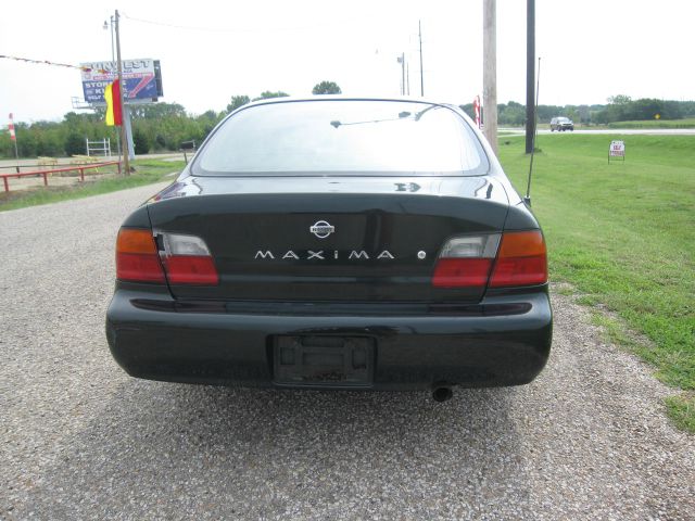 1996 Nissan Maxima SE