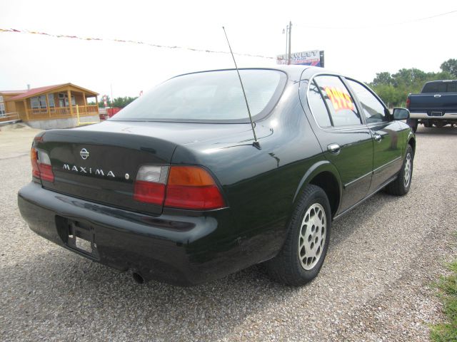 1996 Nissan Maxima SE