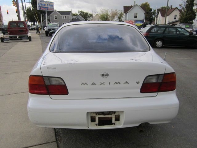 1996 Nissan Maxima Unknown