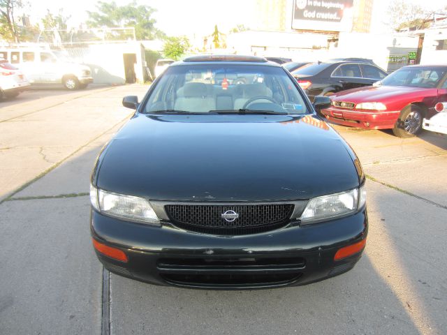 1996 Nissan Maxima SE