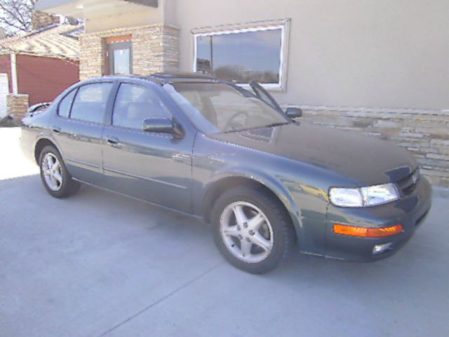 1997 Nissan Maxima 3.0 Quattro