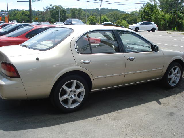 1997 Nissan Maxima SE
