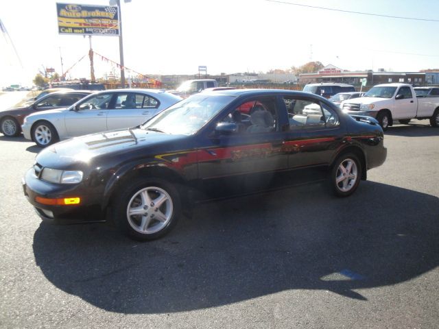 1997 Nissan Maxima Nav-awd-2 Tv/dvd IN Headrests-quads-third-moon-6 C