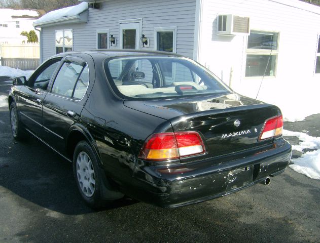 1997 Nissan Maxima SE