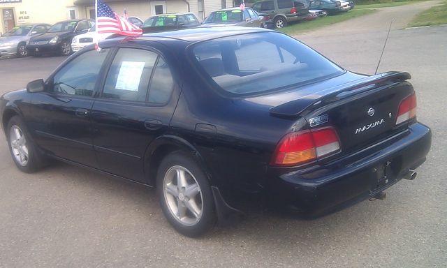 1997 Nissan Maxima SE