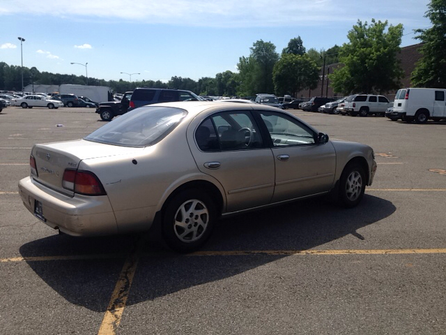 1997 Nissan Maxima 750li Xdrive 1-ownerawdnavigation Sedan
