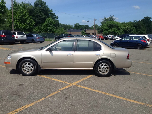 1997 Nissan Maxima 750li Xdrive 1-ownerawdnavigation Sedan