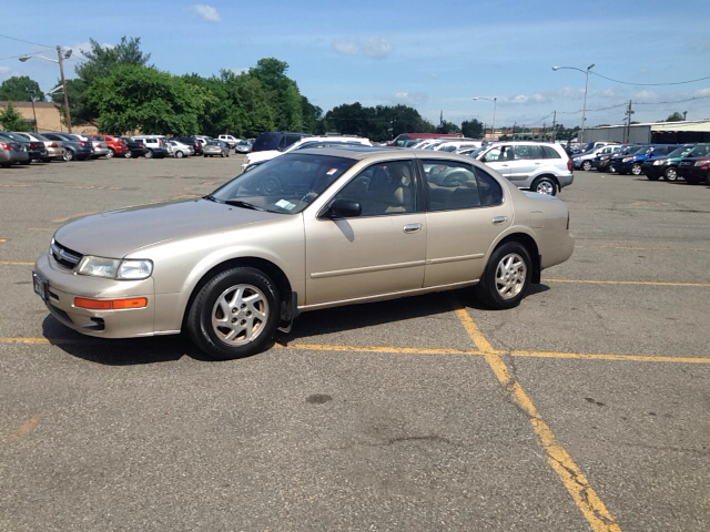 1997 Nissan Maxima 750li Xdrive 1-ownerawdnavigation Sedan