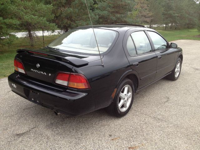1997 Nissan Maxima SE