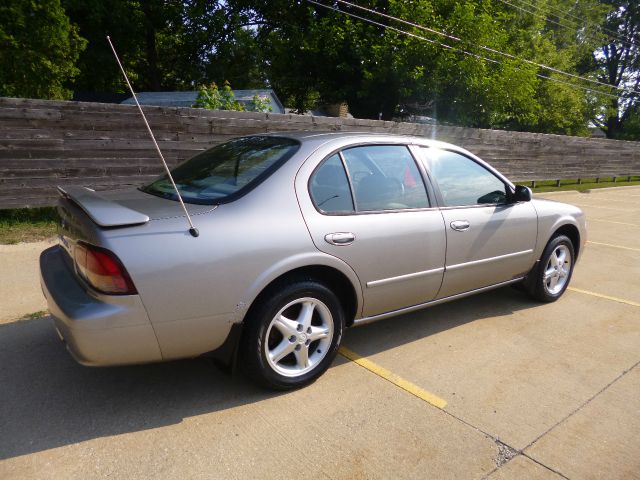 1998 Nissan Maxima 3.0 Quattro