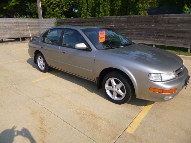 1998 Nissan Maxima 3.0 Quattro