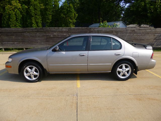 1998 Nissan Maxima 3.0 Quattro