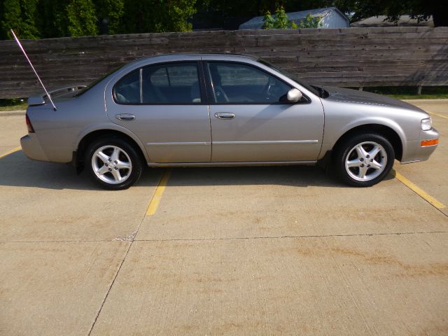 1998 Nissan Maxima 3.0 Quattro