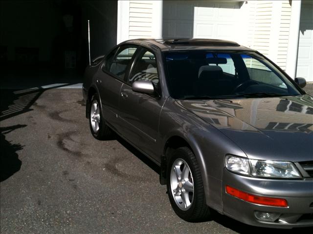 1998 Nissan Maxima SE