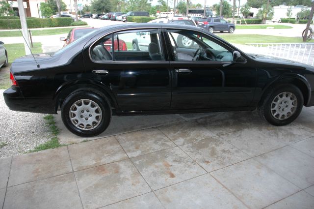 1998 Nissan Maxima 3.0 Quattro