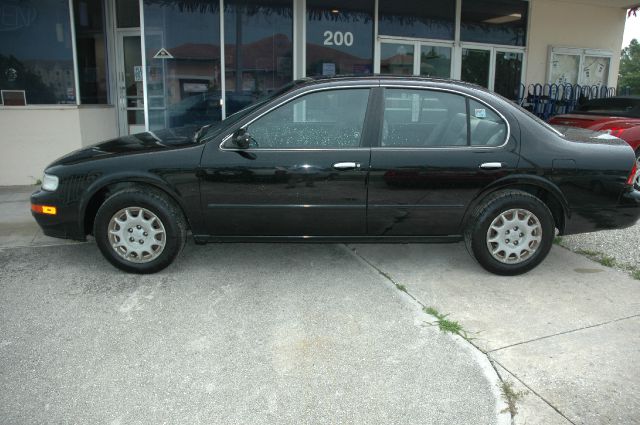 1998 Nissan Maxima 3.0 Quattro