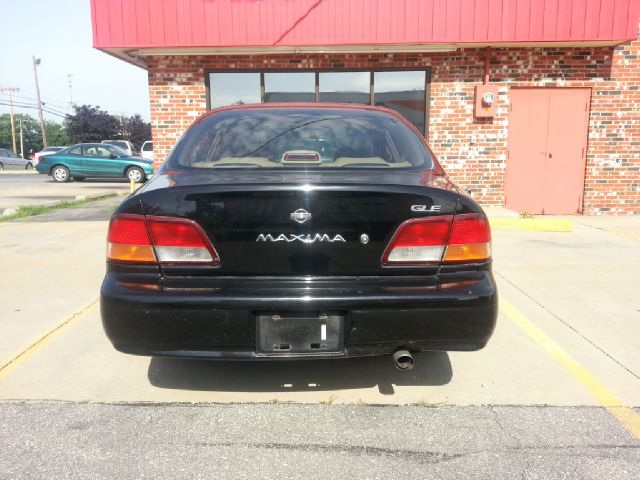 1998 Nissan Maxima 3.0 Quattro