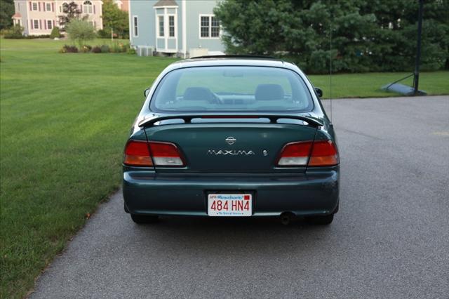 1998 Nissan Maxima 3.0 Quattro